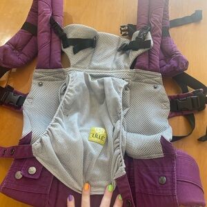 Lillebaby complete airflow carrier purple mesh baby wearing
